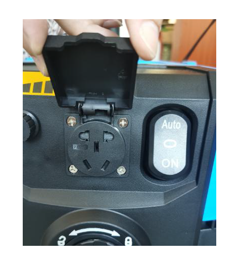 AVC 38 Wet & Dry Vacuum - Image 2